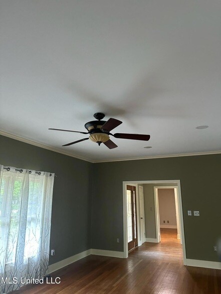 Building Photo - 3564 Cowan Pl