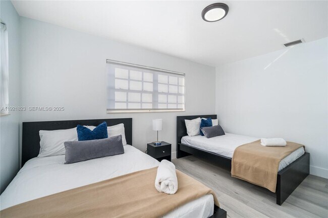 Building Photo - 4421 NW 9th St