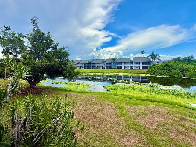 Building Photo - 2612 Hidden Lake Dr N