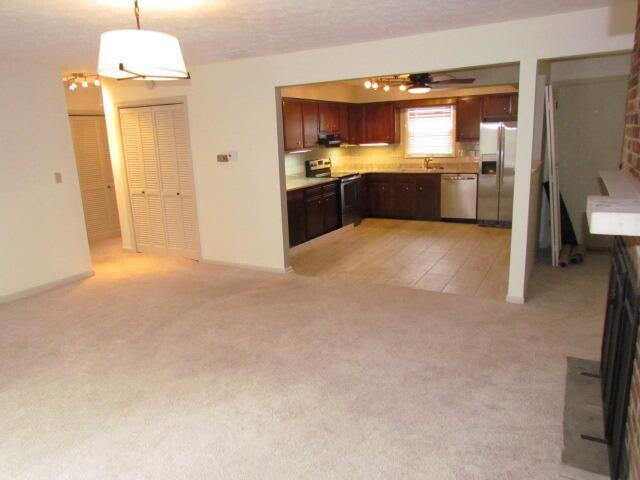 Building Photo - 3375 Moundview Ct