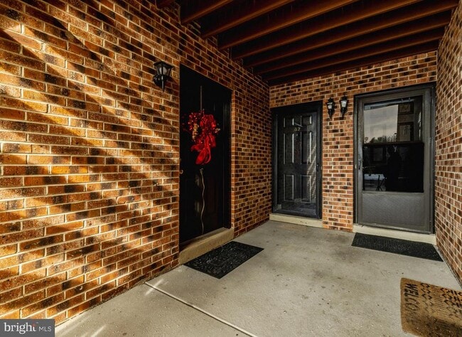 Building Photo - 32 Buena Ct