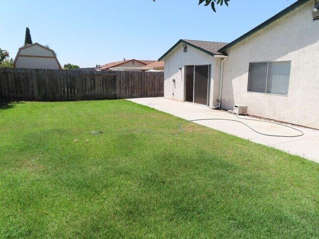 Building Photo - Nicely Updated Three Bedroom Home in Mira ...