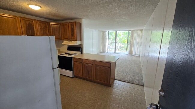 Building Photo - Newly Updated 1 Bedroom 1 Bath Apartment i...
