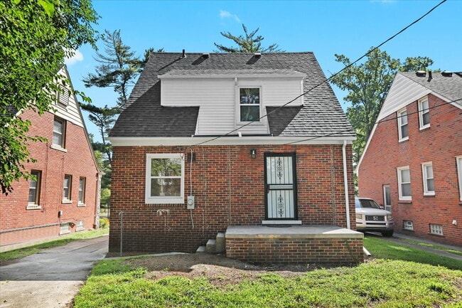 Building Photo - Modern Living in a Classic Detroit Neighborhood