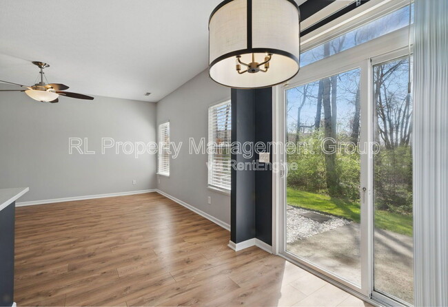 Building Photo - 646 Grove Cir