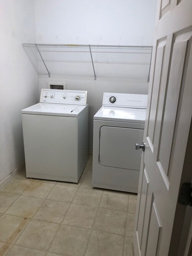 Building Photo - Sub-Lease - Great Home in New Town 1894 lo...