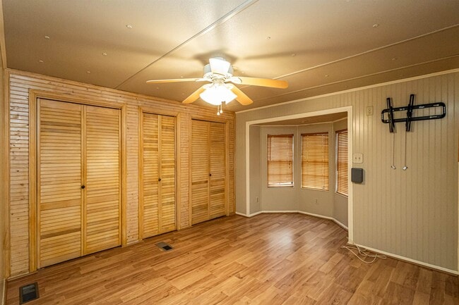 Building Photo - 2006 Piedra China St