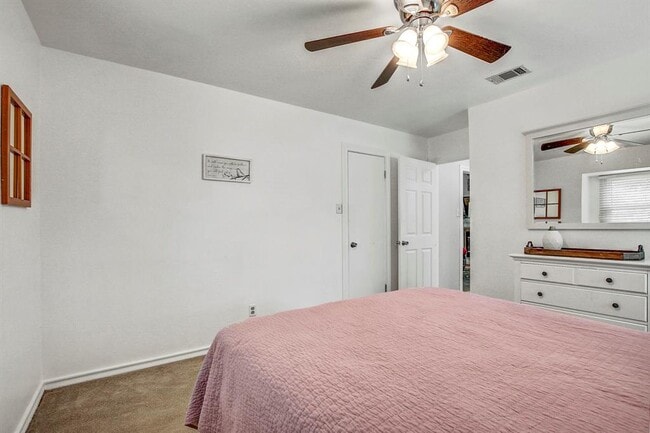 Building Photo - 1715 Foxfire Dr