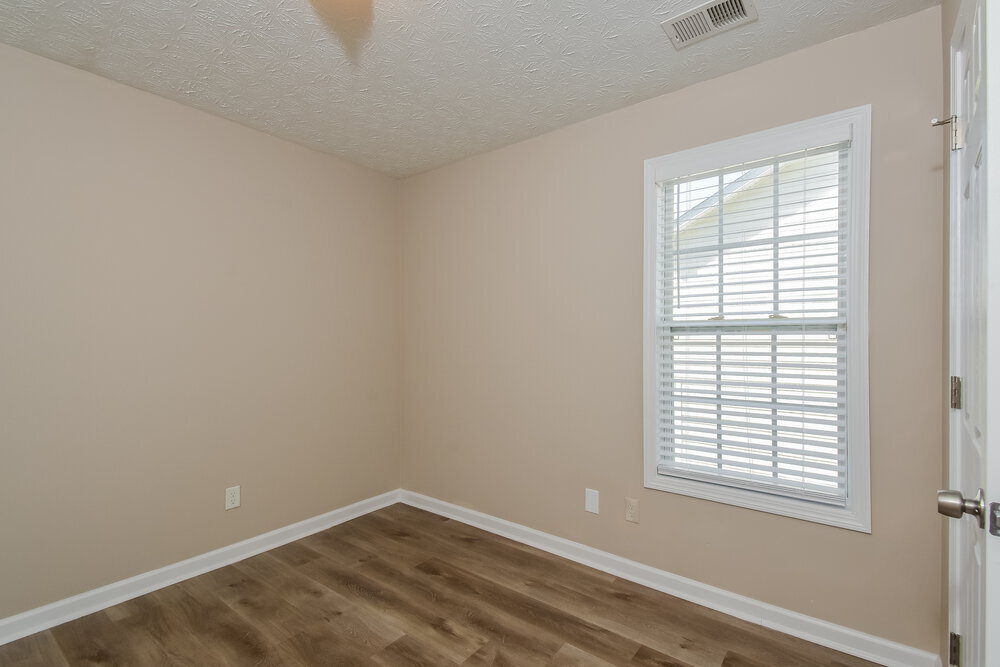 Building Photo - 301 Providence Dr