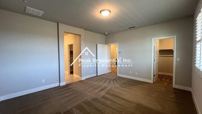 Building Photo - Spacious 4-bedroom home in Natomas with cl...