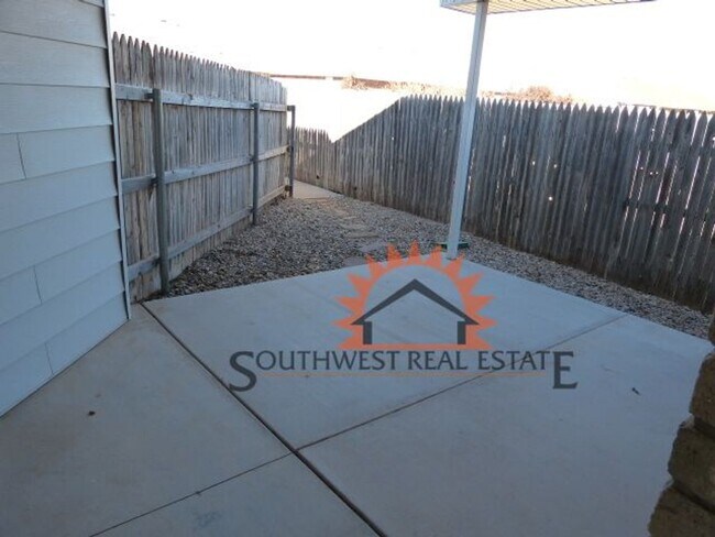 Building Photo - 4624 Sandstone Dr