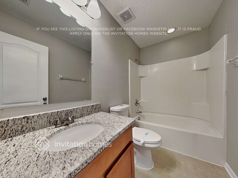 Building Photo - 5905 Lilac Lake Dr