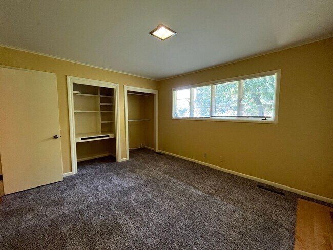Building Photo - 3 Bedroom home near 41st & Harvard