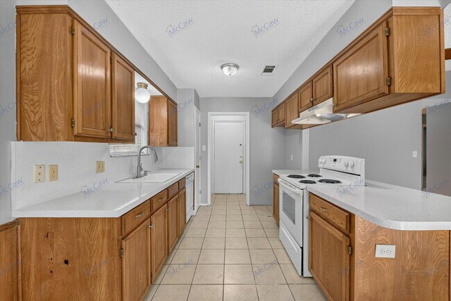 Building Photo - 2913 Green Ridge St