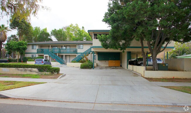 Primary Photo - 418 E 10th St