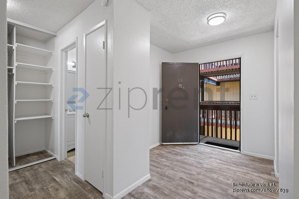 Building Photo - Unit 28