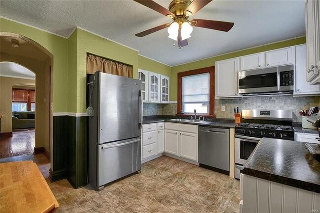 Building Photo - Fantastic 2bd/1ba home! Coming soon!