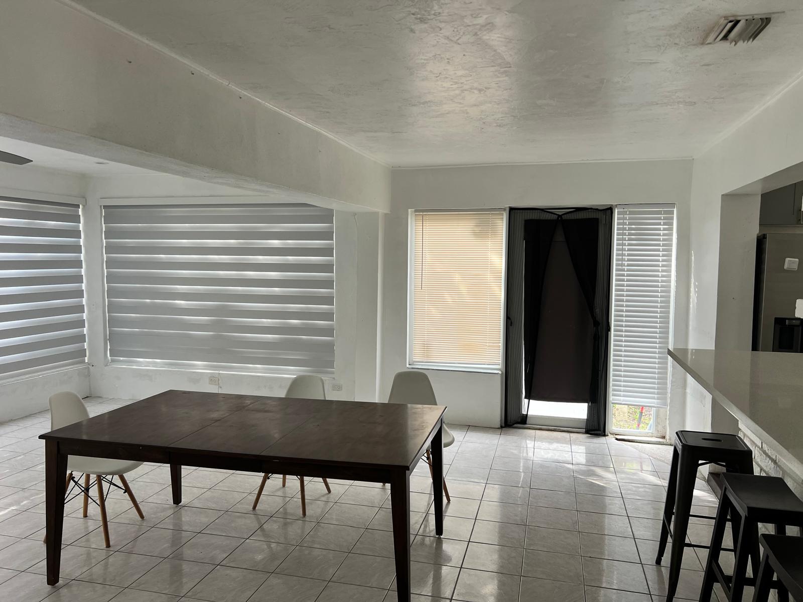 Den - 620 NE 140th St