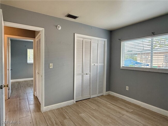 Building Photo - 1073 San Remo Ave