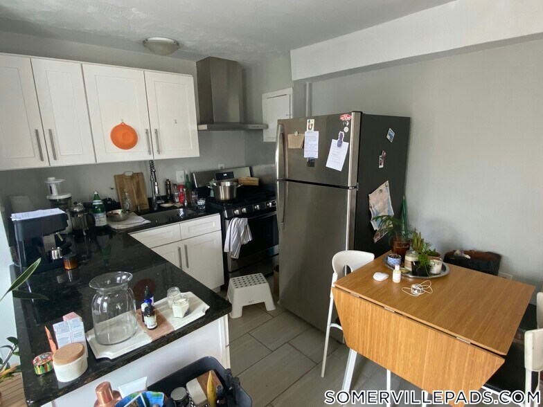 Building Photo - 60 Atherton St