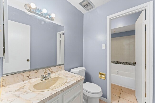 Building Photo - 1076 Willow Oaks Cir