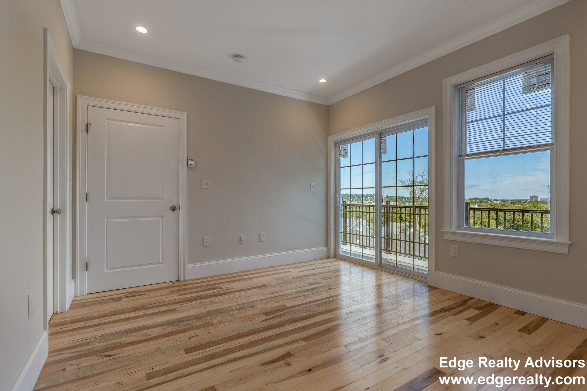 Building Photo - 130 Bigelow St