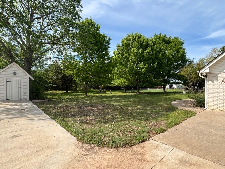 Building Photo - 4196 S FM 51