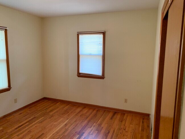 Bedroom - 4125 Y St