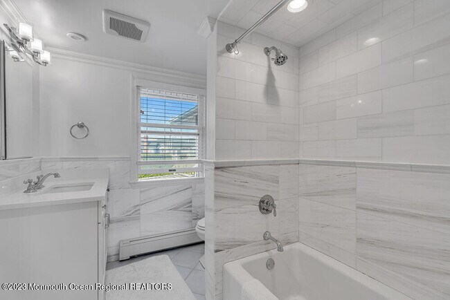 Building Photo - 1609 Ocean Ave N