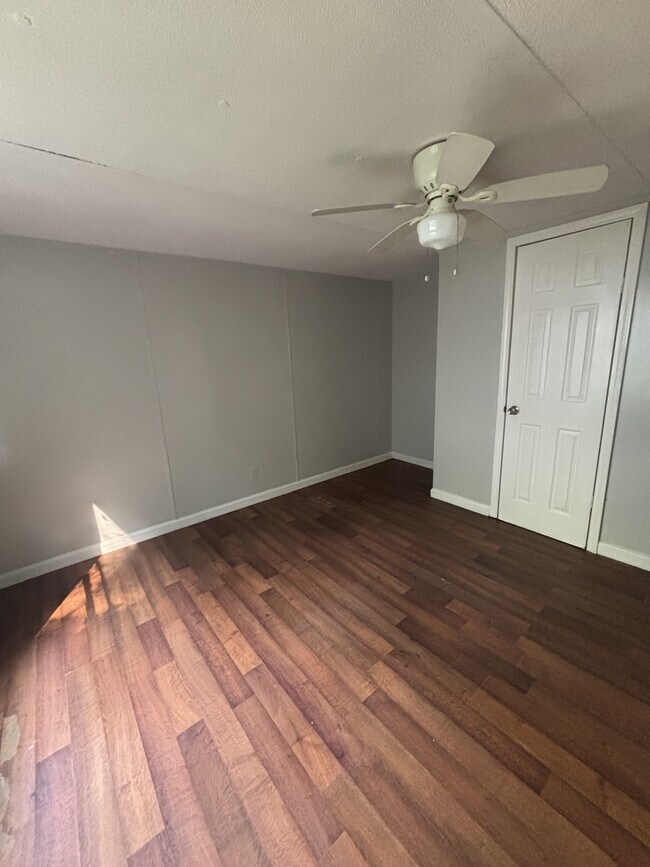 Building Photo - 219 Cherry Tree Dr