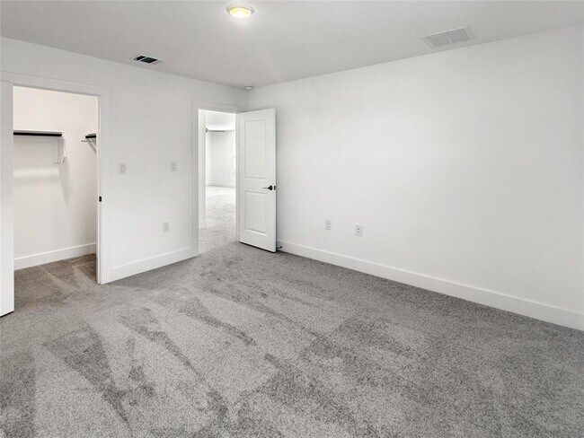 Building Photo - 1420 Carvin Wy