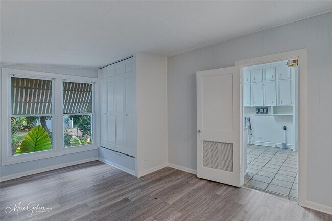 Building Photo - "Charming 3-Bed Oasis with Granite Touches & Hardwood Elegance in Bossier City!"