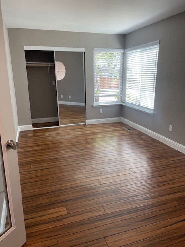 Building Photo - COMING SOON! Beautiful Home with Stunning ...