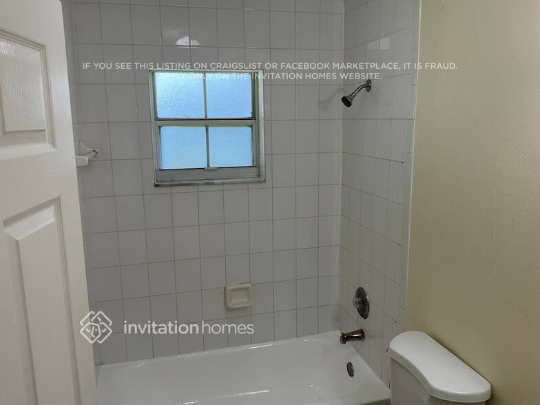 Building Photo - 319 NW 5th Ave