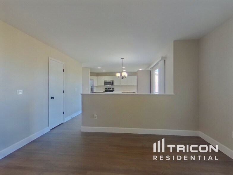 Building Photo - 6765 Lionshead Pkwy