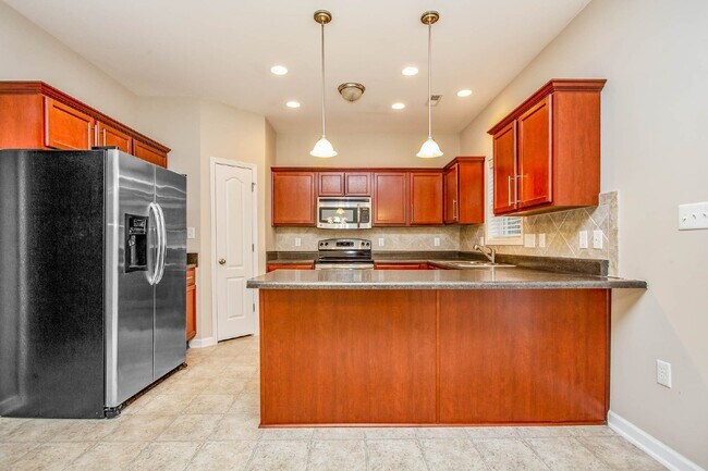 Building Photo - 3 Bedroom 2 Bathroom Nest in Raeford