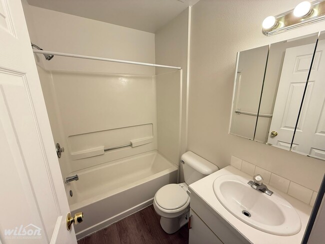 Building Photo - Modern Townhouse Living – 3 Beds, 2.5 Bath...