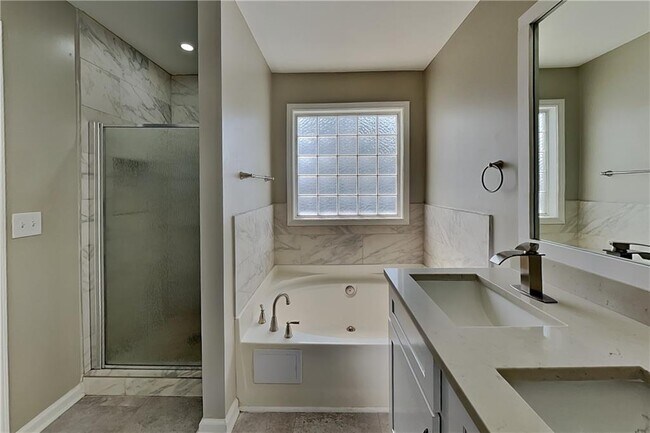 Building Photo - 45 Moreland Cir