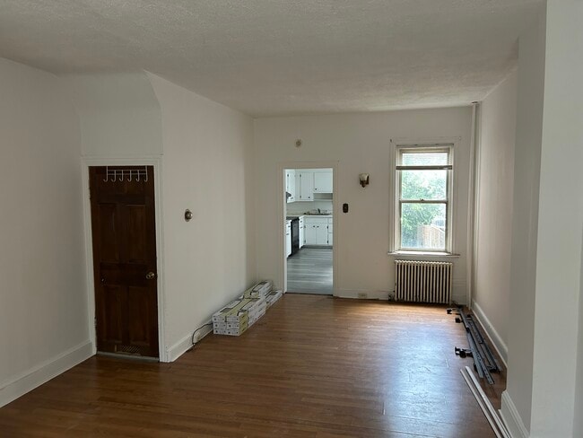 Building Photo - 136 S 12th St