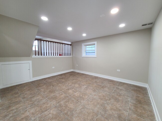 Building Photo - 6437 82nd St