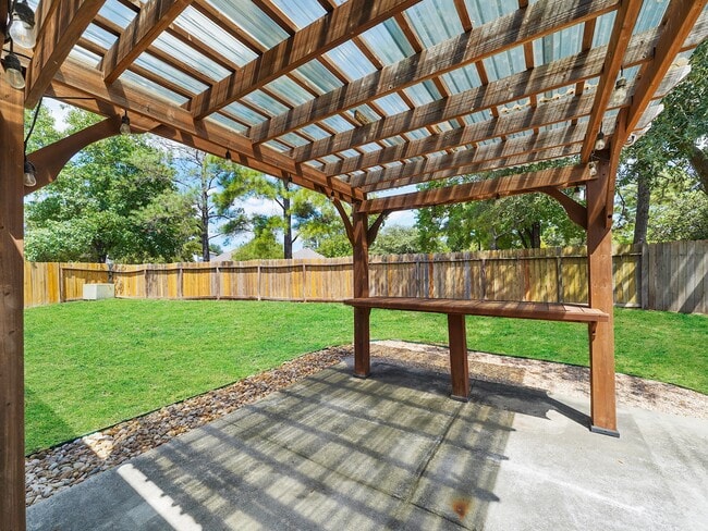 Building Photo - 1011 Backland Ct