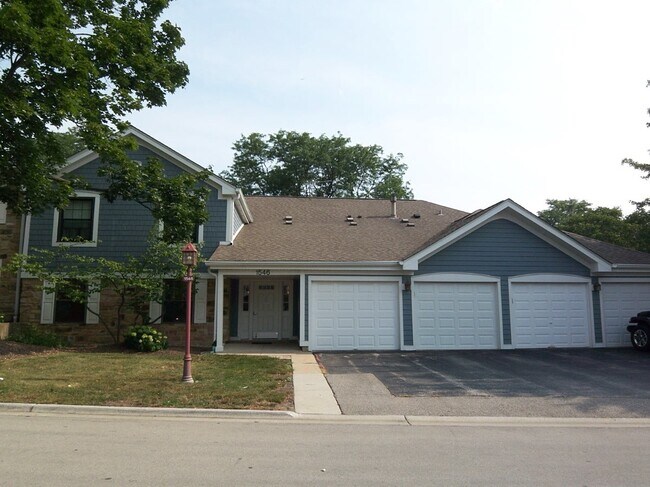 Building Photo - 1546 Williamsburg Dr
