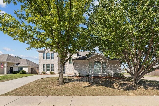 Building Photo - 5100 Brookside Dr