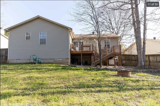 Building Photo - 10 Calvary Cir