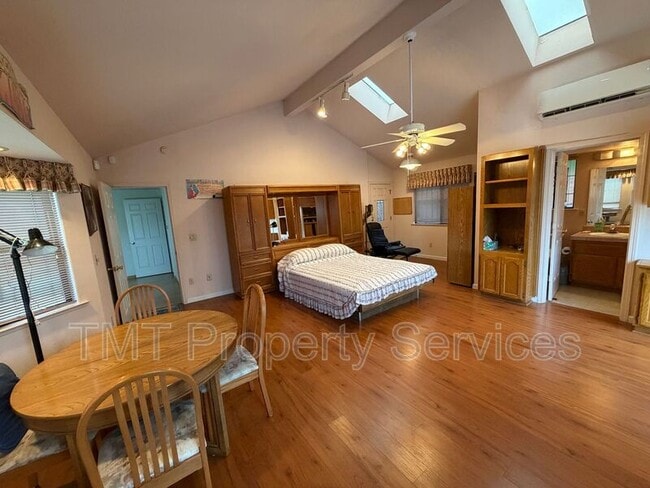 Building Photo - 2 Polvadera Ct