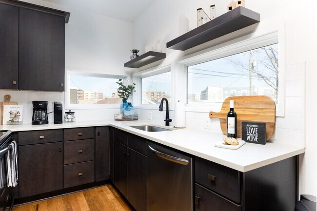 Building Photo - 5604 New York Ave