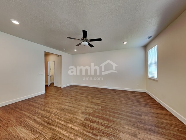 Building Photo - 2337 Surry Way