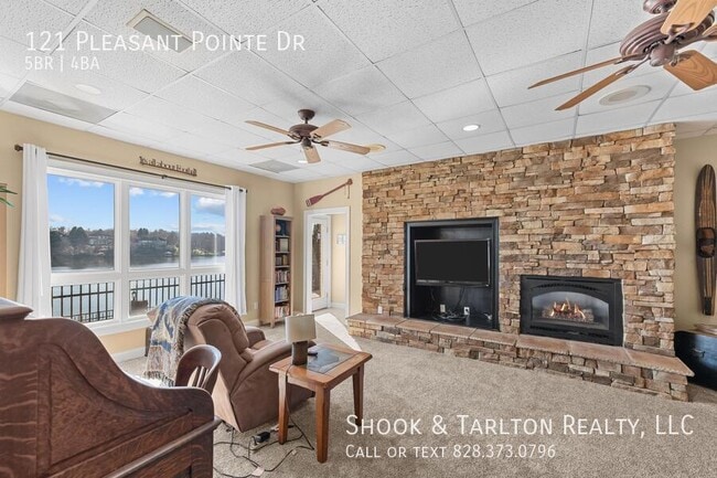 Building Photo - 121 Pleasant Point Dr