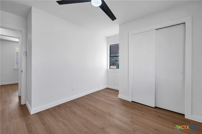 Building Photo - 2239 Hilltop Loop