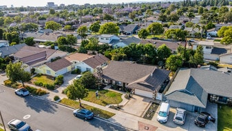 Building Photo - 1545 E 21st St